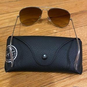 Ray-Bans Aviators